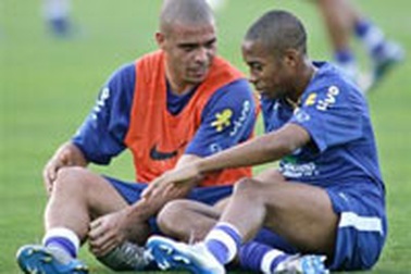 Robinho có thể thay thế Ronaldo