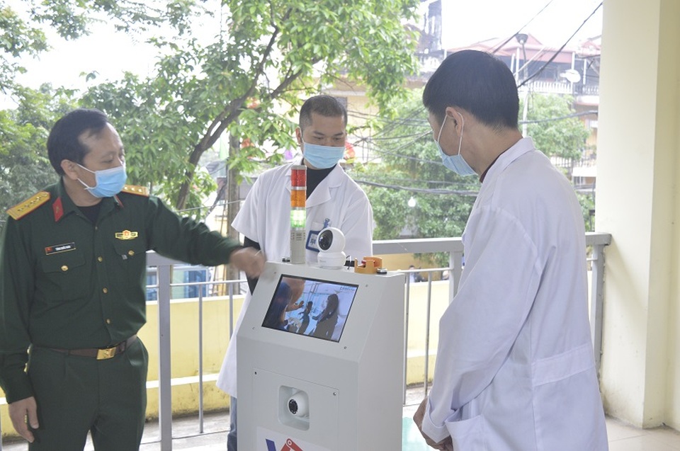 Việt Nam chế tạo thành công robot vận chuyển trong các khu vực cách ly - 1 Việt Nam chế tạo thành công robot vận chuyển trong các khu vực cách ly - 1