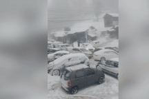 Đi ngắm tuyết rơi trở thành thảm kịch, 21 người chết cóng trong xe