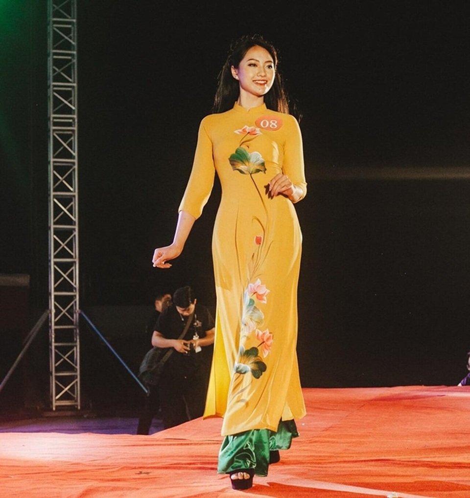 2 nữ sinh Việt mặt xinh, dáng chuẩn đốn gục từ cái nhìn đầu tiên - 14 2 nữ sinh Việt mặt xinh, dáng chuẩn đốn gục từ cái nhìn đầu tiên - 14