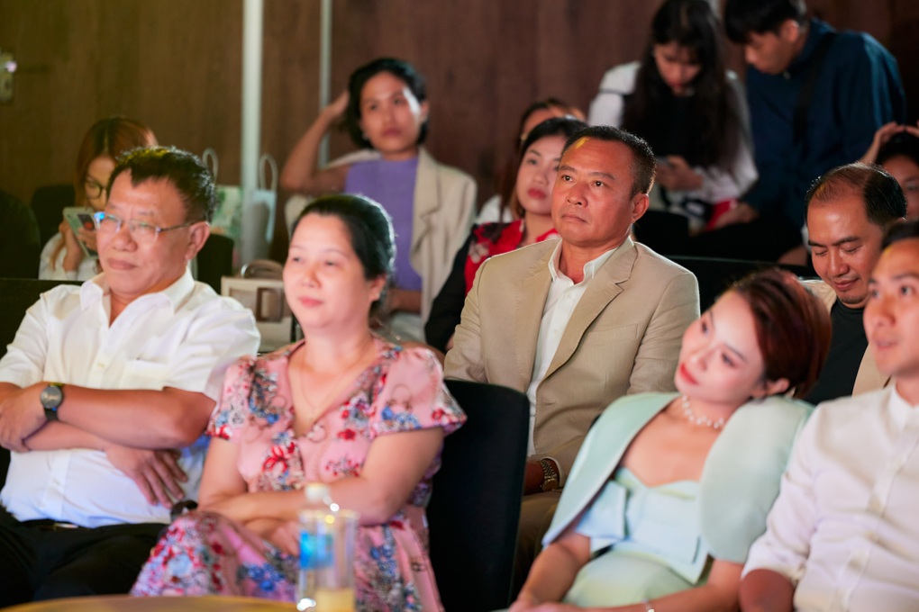 Vy Oanh trở lại với ca hát sau 8 năm bỉm sữa, gia đình chồng nói gì? - 3 Vy Oanh trở lại với ca hát sau 8 năm bỉm sữa, gia đình chồng nói gì? - 3