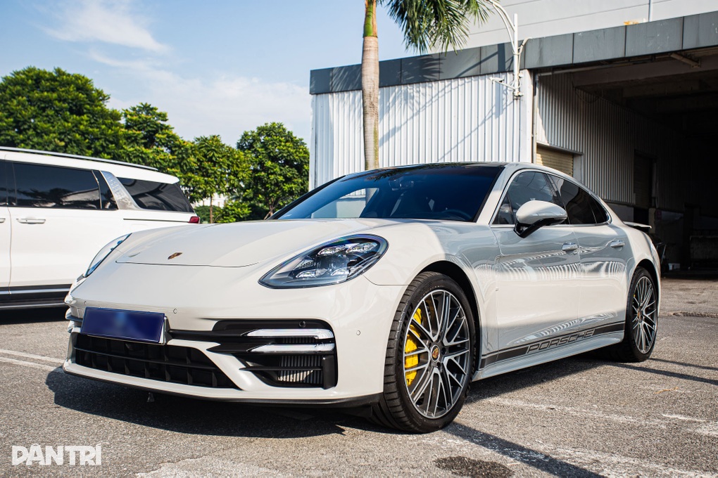 Ông Đặng Lê Nguyên Vũ lỗ tiền tỷ khi bán xe Porsche Panamera hàng độc - 1 Ông Đặng Lê Nguyên Vũ lỗ tiền tỷ khi bán xe Porsche Panamera hàng độc - 1