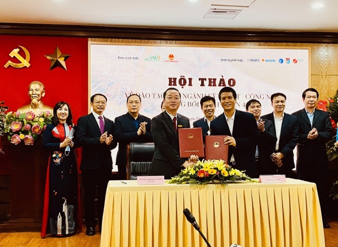 Khoa Quốc tế, ĐHQGHN đã ký kết văn bản thỏa thuận hợp tác với Trường Cao đẳng Cơ điện HN thực hiện thí điểm đào tạo chương trình theo tiêu chuẩn Úc, Đức