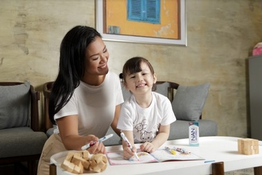 Phương Vy “bật mí” bí quyết cho con đi nhà trẻ “không một tiếng khóc”