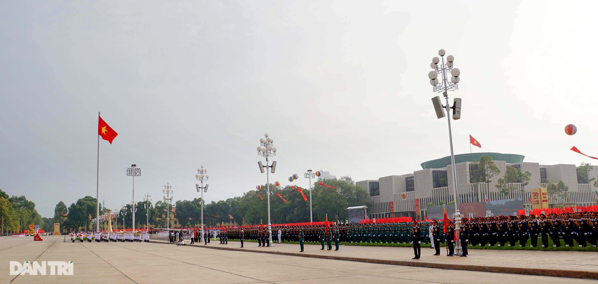 Ngắm Lễ diễu binh hùng tráng, rộn ràng đường phố Thủ đô dịp Quốc khánh 2015 - 5 Ngắm Lễ diễu binh hùng tráng, rộn ràng đường phố Thủ đô dịp Quốc khánh 2015 - 5