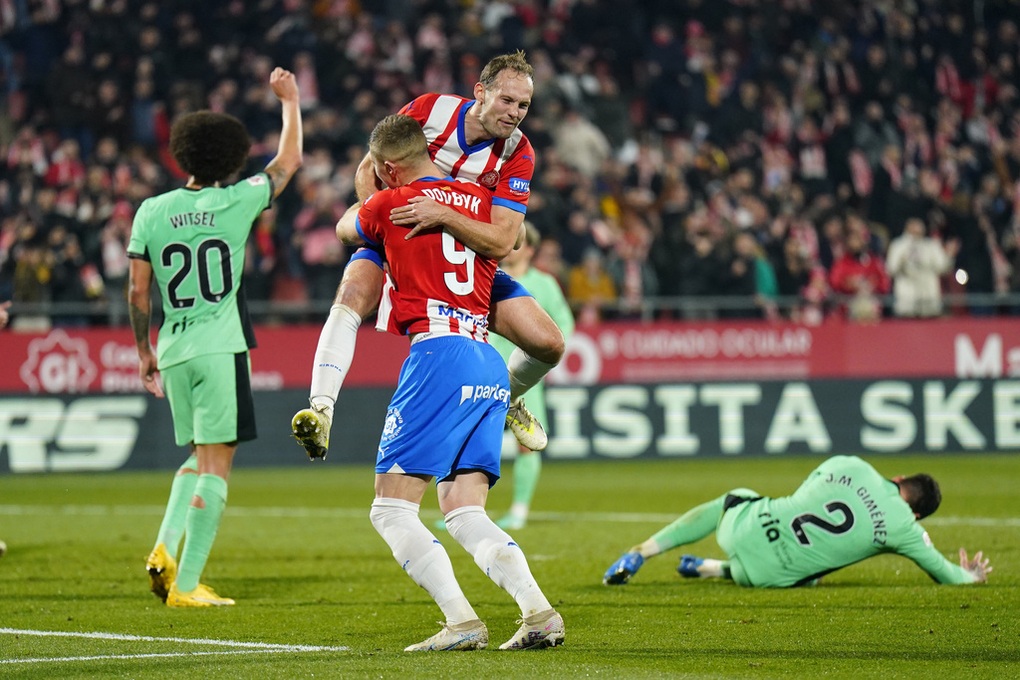 Real Madrid giữ vững ngôi đầu bảng La Liga, Atletico thua sốc Girona - 3 Real Madrid giữ vững ngôi đầu bảng La Liga, Atletico thua sốc Girona - 3