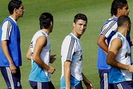 Real Madrid trở lại tập luyện: Tâm điểm C. Ronaldo