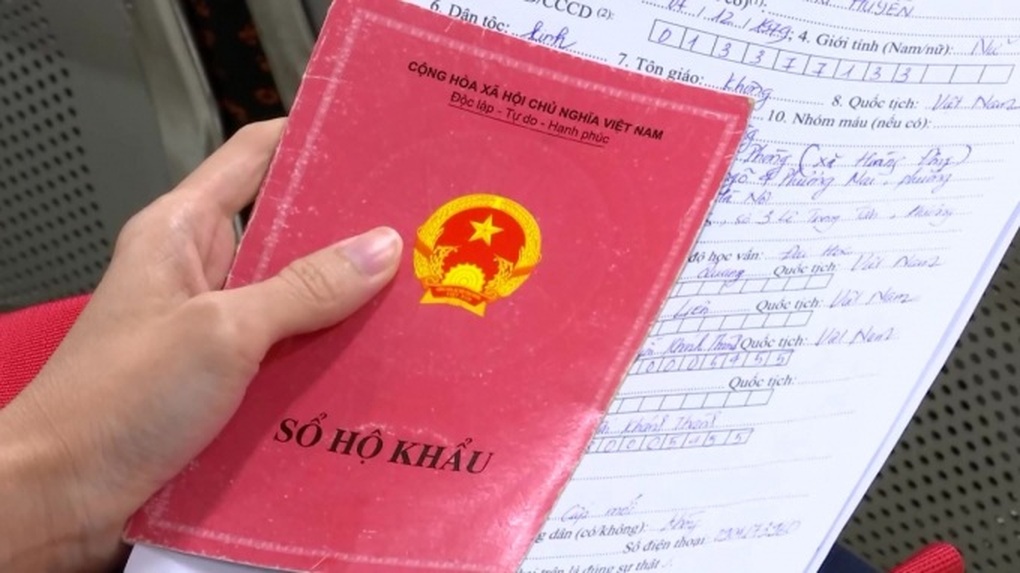 Công dân bị thu hồi sổ hộ khẩu giấy trong trường hợp nào? - 1 Công dân bị thu hồi sổ hộ khẩu giấy trong trường hợp nào? - 1