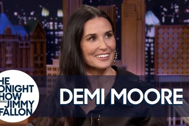 Demi Moore nói về bức ảnh “bà bầu khỏa thân” trên trang bìa Vanity Fair
