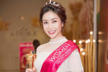 Hoa hậu Lam Cúc được vinh danh “Bông hồng quyền lực 2018”