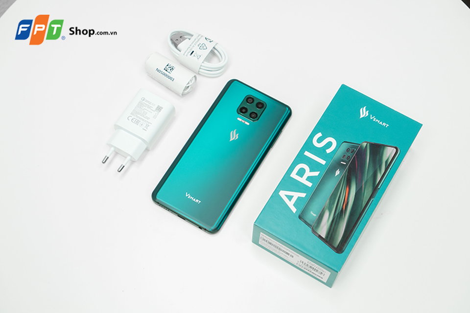 Điện thoại Vsmart: cấu hình ổn, bộ nhớ lớn giảm đến 1,5 triệu tại FPT Shop - 1 Điện thoại Vsmart: cấu hình ổn, bộ nhớ lớn giảm đến 1,5 triệu tại FPT Shop - 1