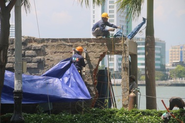 Chủ tịch TP Đà Nẵng chỉ đạo dỡ lô cốt lấn chiếm vỉa ngay trong ngày 30/9