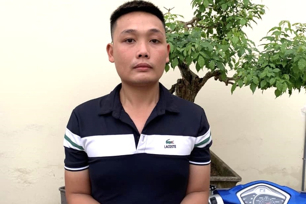 Nam thanh niên cướp giật dây chuyền vàng bị bắt sau 15 giờ lẩn trốn - 1 Nam thanh niên cướp giật dây chuyền vàng bị bắt sau 15 giờ lẩn trốn - 1