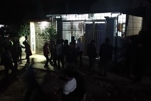 Táo tợn xông vào nhà dí dao cướp cháu bé 20 ngày tuổi