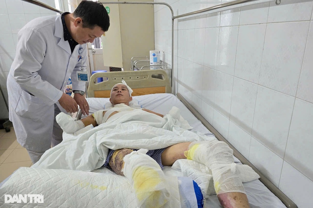 Trao hơn 212 triệu đồng đến người đàn ông mất 2 tay và 1 chân do bỏng điện - 2