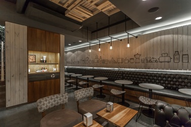 Quán cà phê sử dụng thùng gỗ tái chế, tạo không gian lãng mạn đẹp như tranh