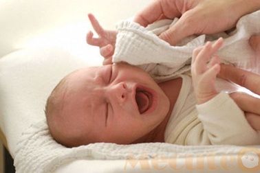 Xử lý như thế nào khi trẻ sốt cao, co giật trong ngày Tết?