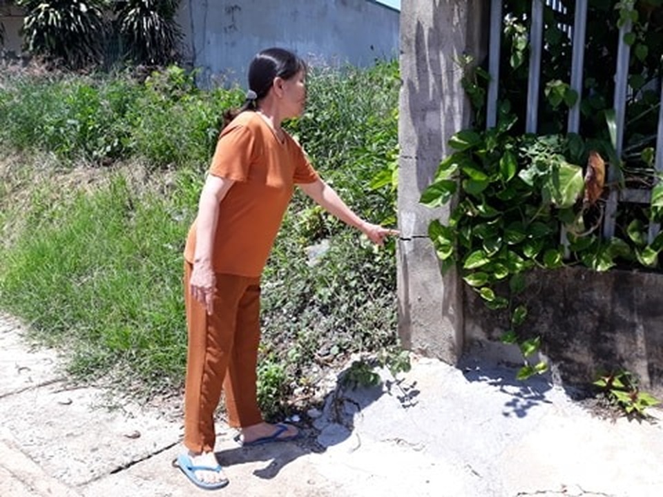 Vụ thi công BOT nứt nhà dân: Huyện khẳng định chủ đầu tư thoái trách nhiệm - 5 Vụ thi công BOT nứt nhà dân: Huyện khẳng định chủ đầu tư thoái trách nhiệm - 5
