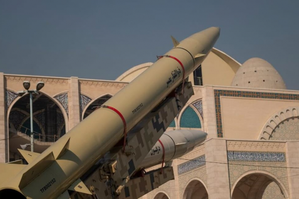 Iran di chuyển bệ phóng tên lửa, chuẩn bị đáp trả Israel? - 1 Iran di chuyển bệ phóng tên lửa, chuẩn bị đáp trả Israel? - 1