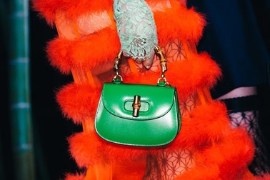 Túi xách quai tre nổi tiếng của Gucci được sản xuất thế nào?