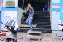 Muôn kiểu "chế" bậc tam cấp trên vỉa hè của người Hà Nội