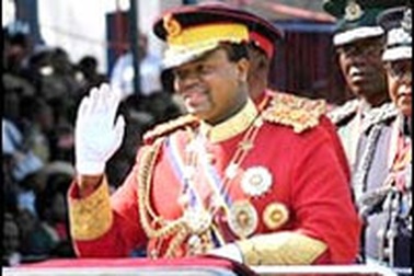 Vị vua trẻ lắm vợ ở châu Phi