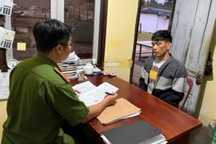 Lừa cấp sổ đỏ giả cho người dân để chiếm đoạt 800 triệu đồng