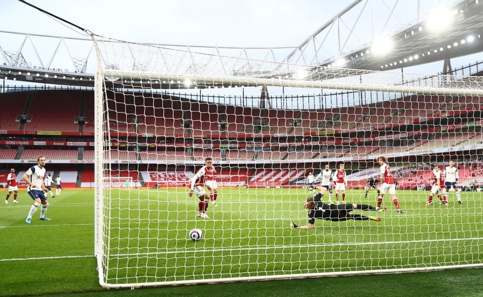Arsenal 2-1 Tottenham: Lamela lập siêu phẩm Rabona và bị đuổi - 3 Arsenal 2-1 Tottenham: Lamela lập siêu phẩm Rabona và bị đuổi - 3