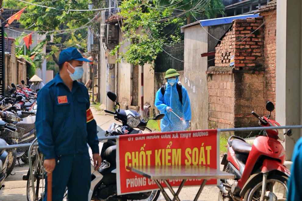 Hà Nội: Nghi có 4 F0, huyện vùng xanh Chương Mỹ phong tỏa khẩn một thôn - 2 Hà Nội: Nghi có 4 F0, huyện vùng xanh Chương Mỹ phong tỏa khẩn một thôn - 2
