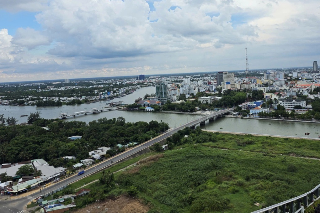 Cần Thơ: Cán bộ nghỉ hưu trước tuổi nhận chế độ cao nhất hơn 3 tỷ đồng - 1 Cần Thơ: Cán bộ nghỉ hưu trước tuổi nhận chế độ cao nhất hơn 3 tỷ đồng - 1