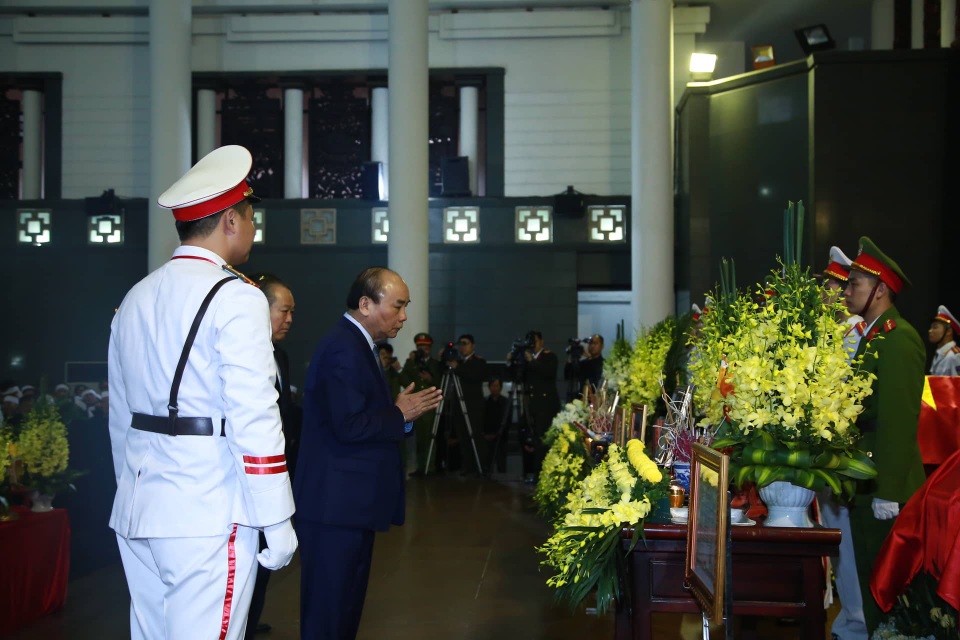 Thủ tướng viếng 3 liệt sĩ hy sinh ở Đồng Tâm - 18 Thủ tướng viếng 3 liệt sĩ hy sinh ở Đồng Tâm - 18