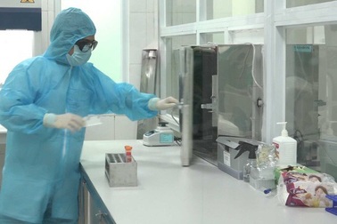 Bỏ lọt F1, bác sĩ và điều dưỡng viên Bệnh viện Đa khoa Cẩm Phả bị kỷ luật