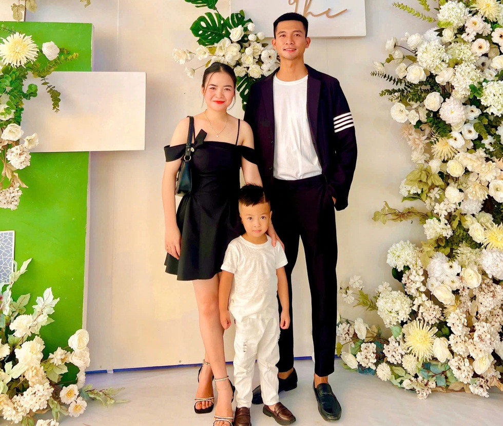 Cô gái cưới bạn thân 10 năm, đám cưới chớp nhoáng khiến cả xóm ngỡ ngàng - 3 Cô gái cưới bạn thân 10 năm, đám cưới chớp nhoáng khiến cả xóm ngỡ ngàng - 3