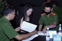 Bị giữ giấy phép, quán bar ở Đồng Nai vẫn lén lút hoạt động