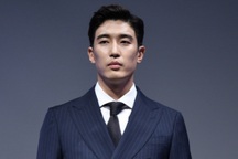 Tài tử Hàn Quốc chấp nhận đền bù gần 1 tỷ đồng vì bê bối tình cảm