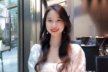 Một năm khóa mạng xã hội giúp cô gái Việt giành học bổng thạc sĩ của EU