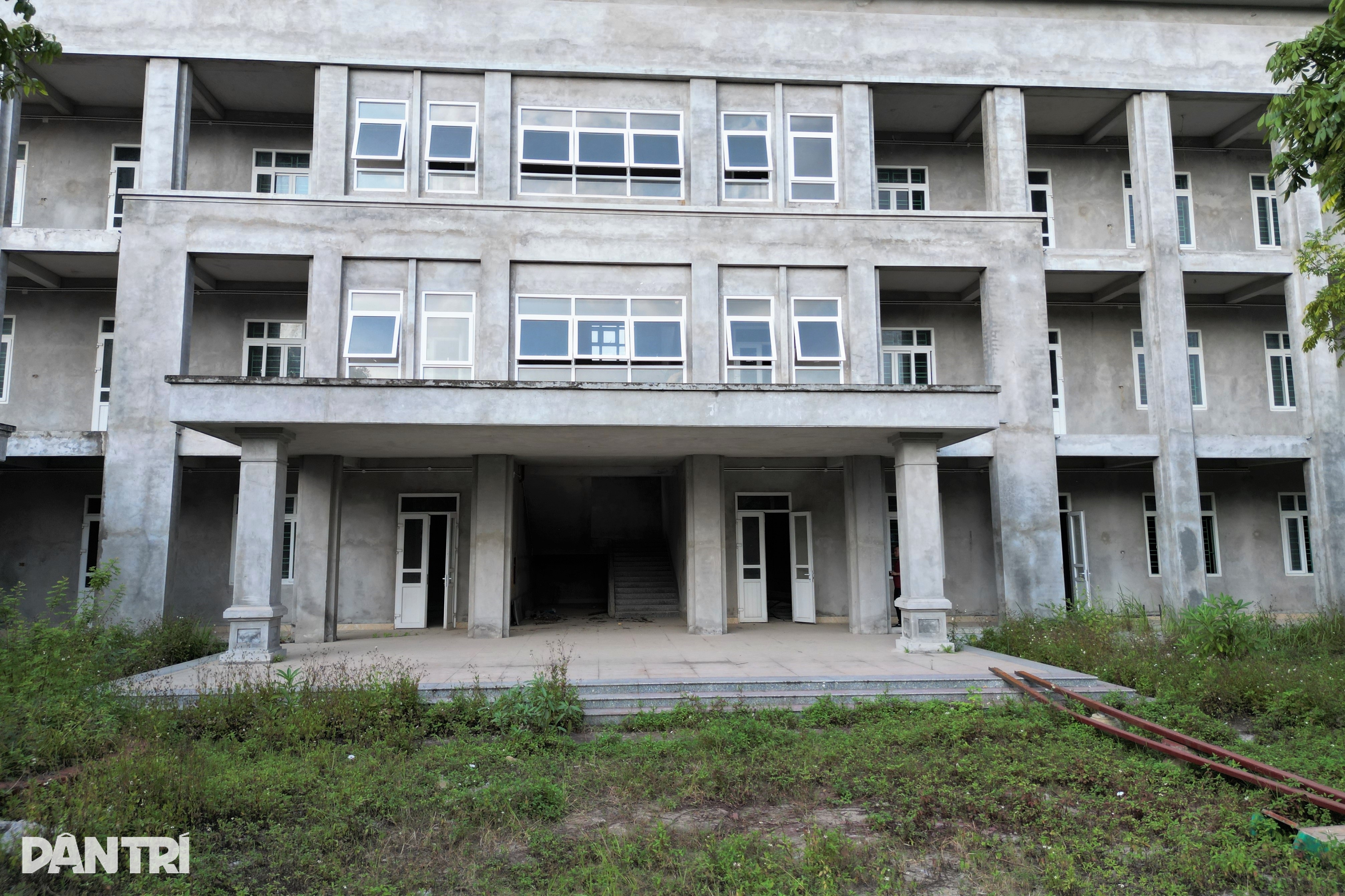 Uferdig barnehagebygging, mer enn 100 barn må gå på skole andre steder - 2 Trường mầm non xây dựng dở dang, hơn 100 trẻ phải đi học nhờ - 2