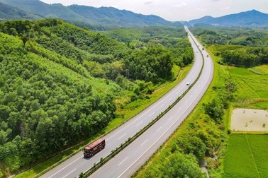 Thí điểm phân làn, thay đổi tốc độ trên cao tốc Nội Bài - Lào Cai từ 10/11