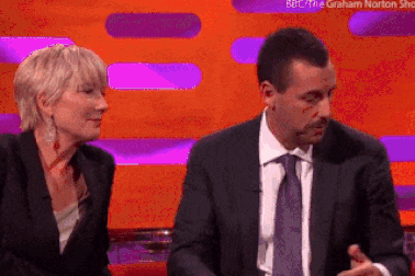 Khán giả “khó chịu” vì nam diễn viên ứng xử thiếu tế nhị