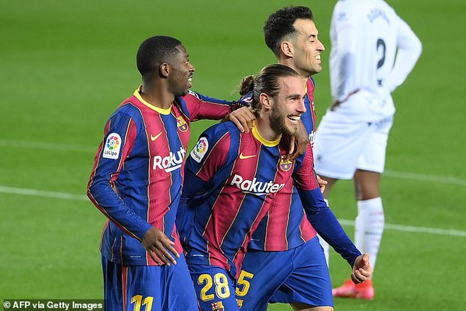 Messi lập cú đúp, Barcelona bám đuổi quyết liệt Atletico - 4 Messi lập cú đúp, Barcelona bám đuổi quyết liệt Atletico - 4