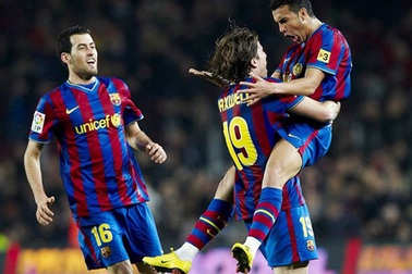 Messi tỏa sáng, Barcelona giữ vững ngôi đầu