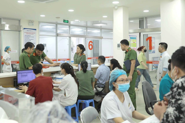 Vụ 351 công nhân nghi ngộ độc: Đình chỉ bếp ăn tập thể