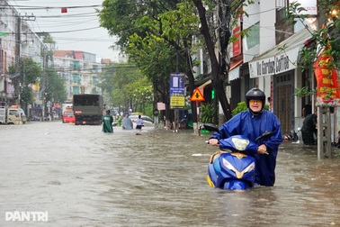 Trung Bộ tiếp diễn mưa to, có nơi trên 450mm