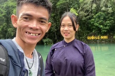 Chàng trai chăn bò khiến sao Mỹ phát cuồng: Bỏ nghề, công khai bạn gái