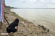 Vụ nghi bố ôm 2 con nhảy sông Lam: Tìm thấy thi thể 2 cháu bé