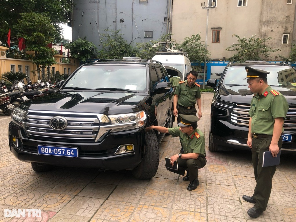 Bảo vệ lễ kỷ niệm 70 năm Chiến thắng Điện Biên Phủ: Khảo sát từng gara ô tô - 3 Bảo vệ lễ kỷ niệm 70 năm Chiến thắng Điện Biên Phủ: Khảo sát từng gara ô tô - 3