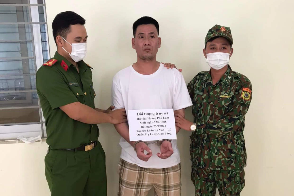 Bắt giữ đối tượng bị truy nã sau khi giết vợ cũ - 1 Bắt giữ đối tượng bị truy nã sau khi giết vợ cũ - 1