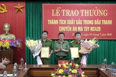 Thưởng nóng chuyên án bắt giữ trên 6.600 viên ma túy