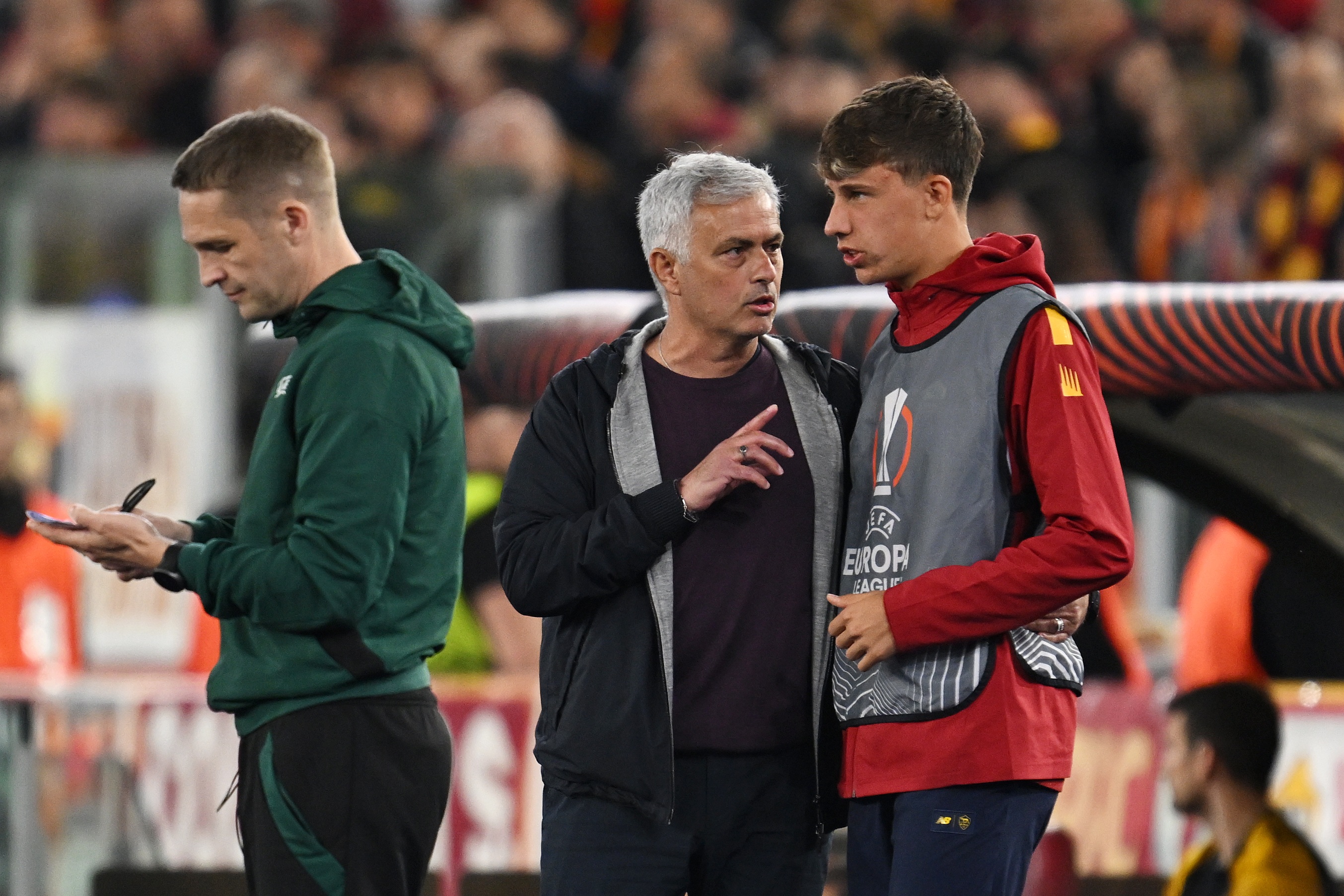 AS Roma lĩnh đòn đau vì chiến thuật hắc ám của HLV Mourinho - 1 AS Roma lĩnh đòn đau vì chiến thuật hắc ám của HLV Mourinho - 1