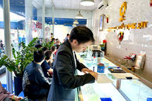 Giá vàng tăng nóng, cửa hàng ở TPHCM chỉ bán cho mỗi người 5 chỉ